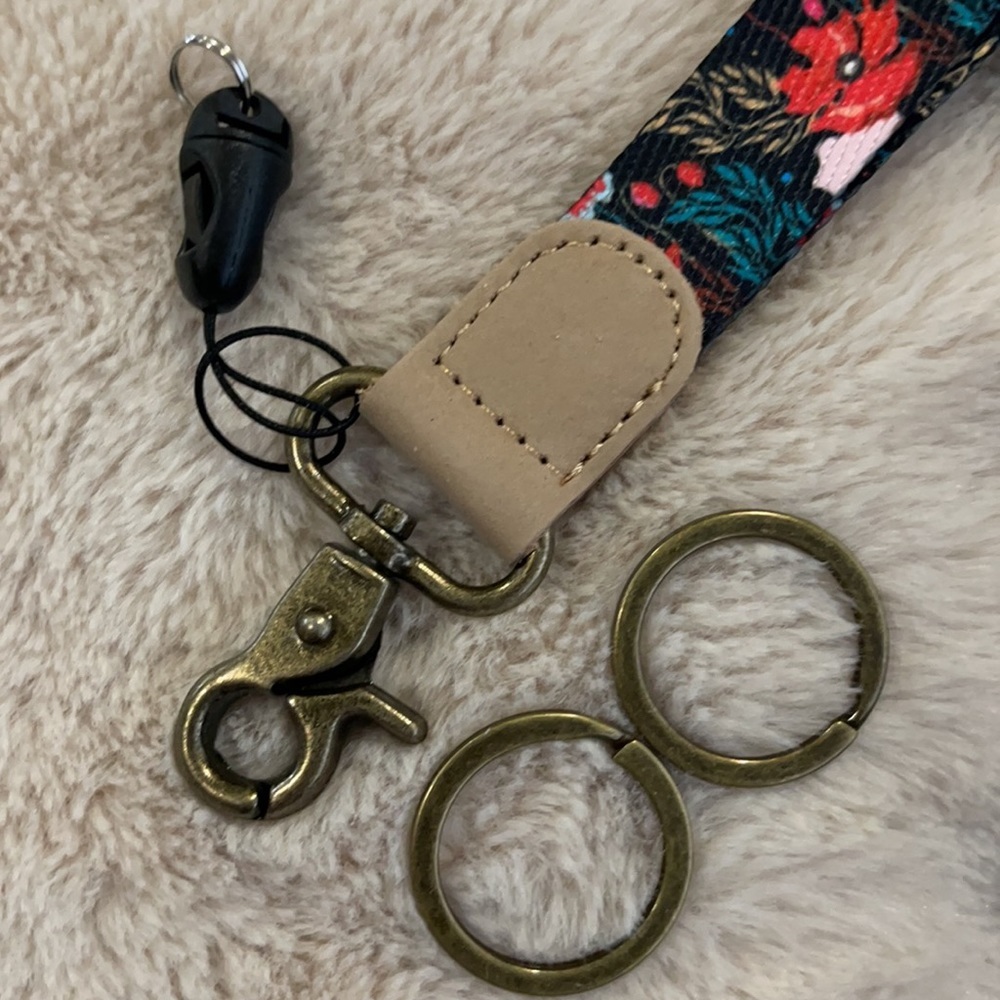 New beautiful floral wristlet keychain - Picture 3 of 4